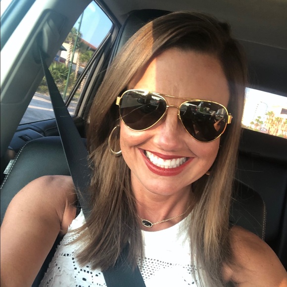 Meet your Posher, Angela - Picture 2 of 3